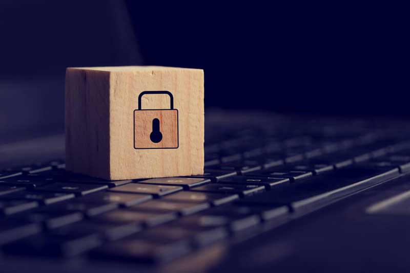 wood-lock-on-laptop1