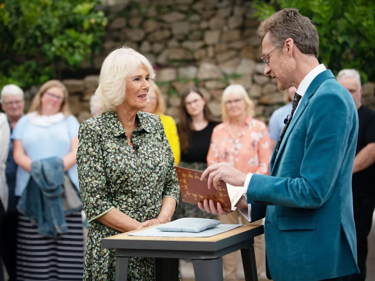 Over Antiques Roadshow